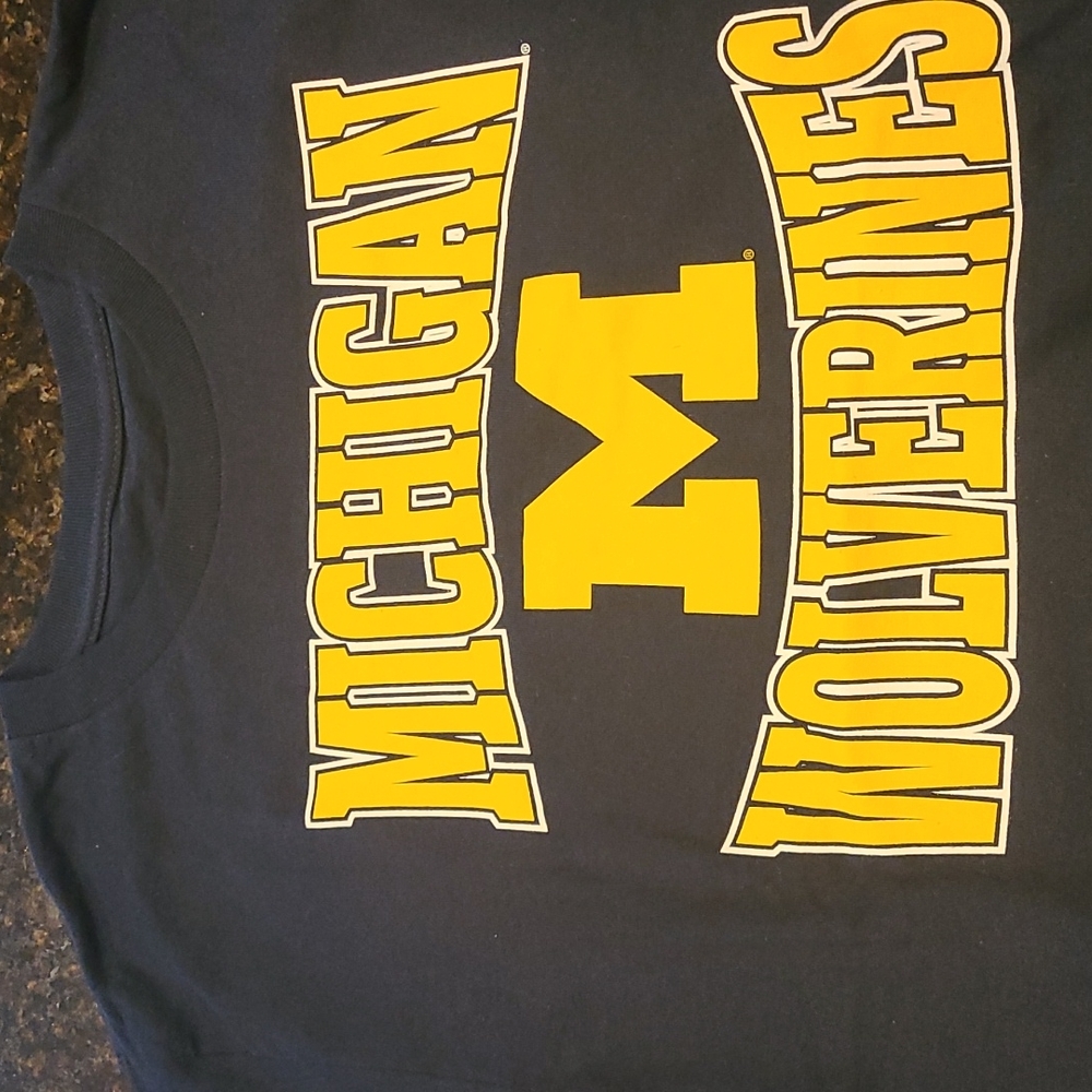 Univ of Michigan Wolverines T-shirt